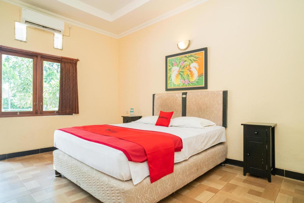 Reddoorz @ Panglima Sudirman Madiun Hotel Exterior photo