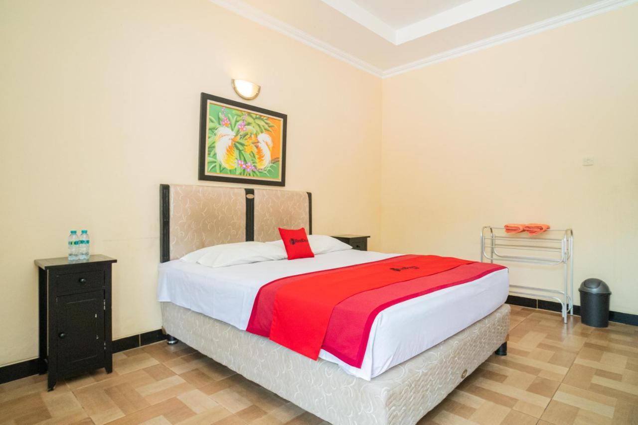 Reddoorz @ Panglima Sudirman Madiun Hotel Exterior photo