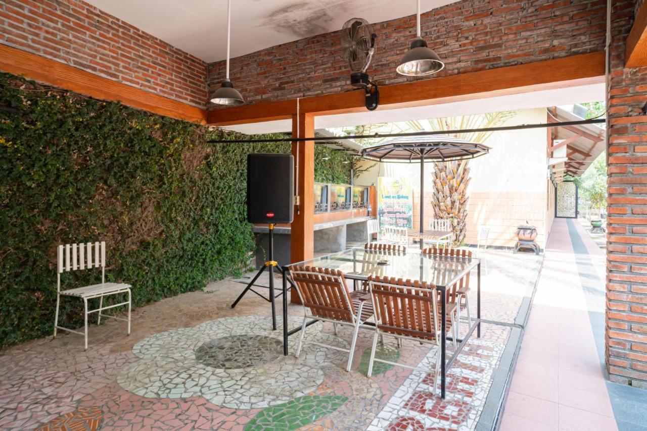 Reddoorz @ Panglima Sudirman Madiun Hotel Exterior photo