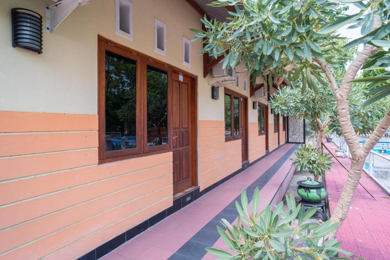 Reddoorz @ Panglima Sudirman Madiun Hotel Exterior photo